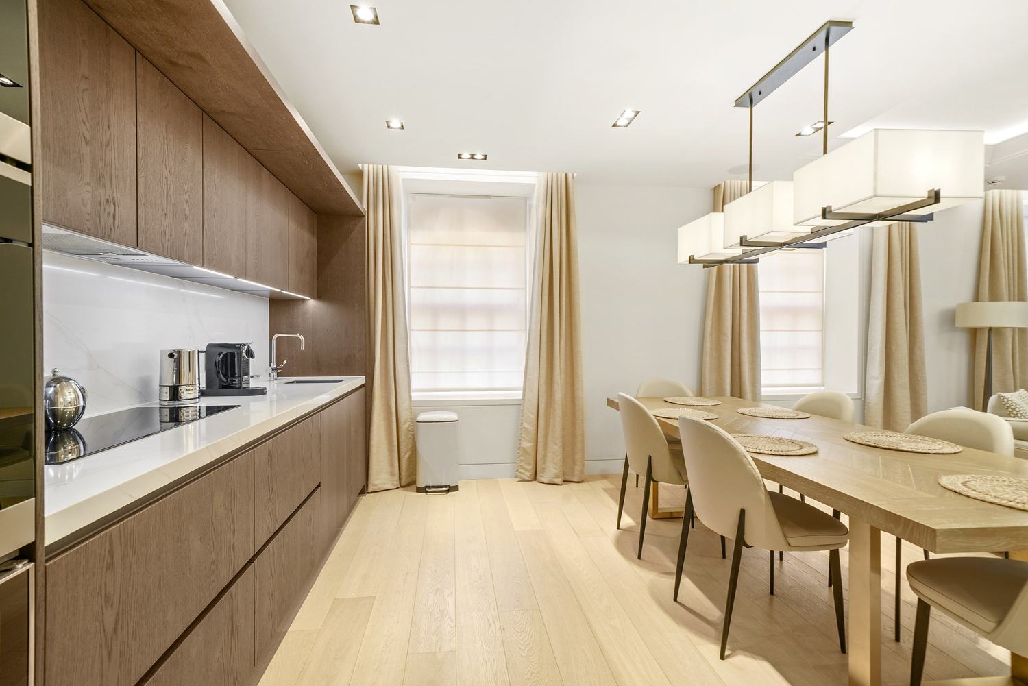 Kitchen & dining
