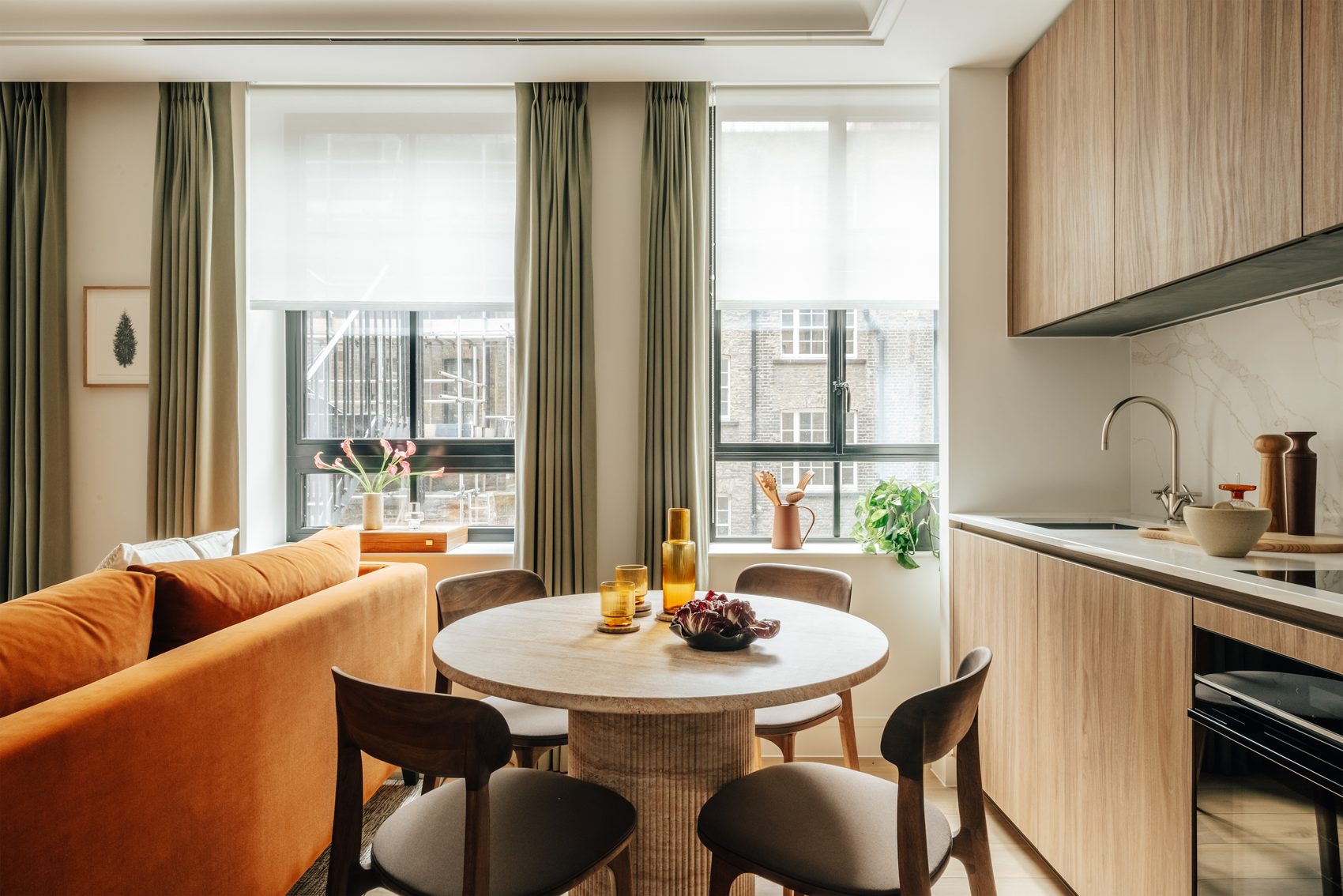 Living & kitchen
