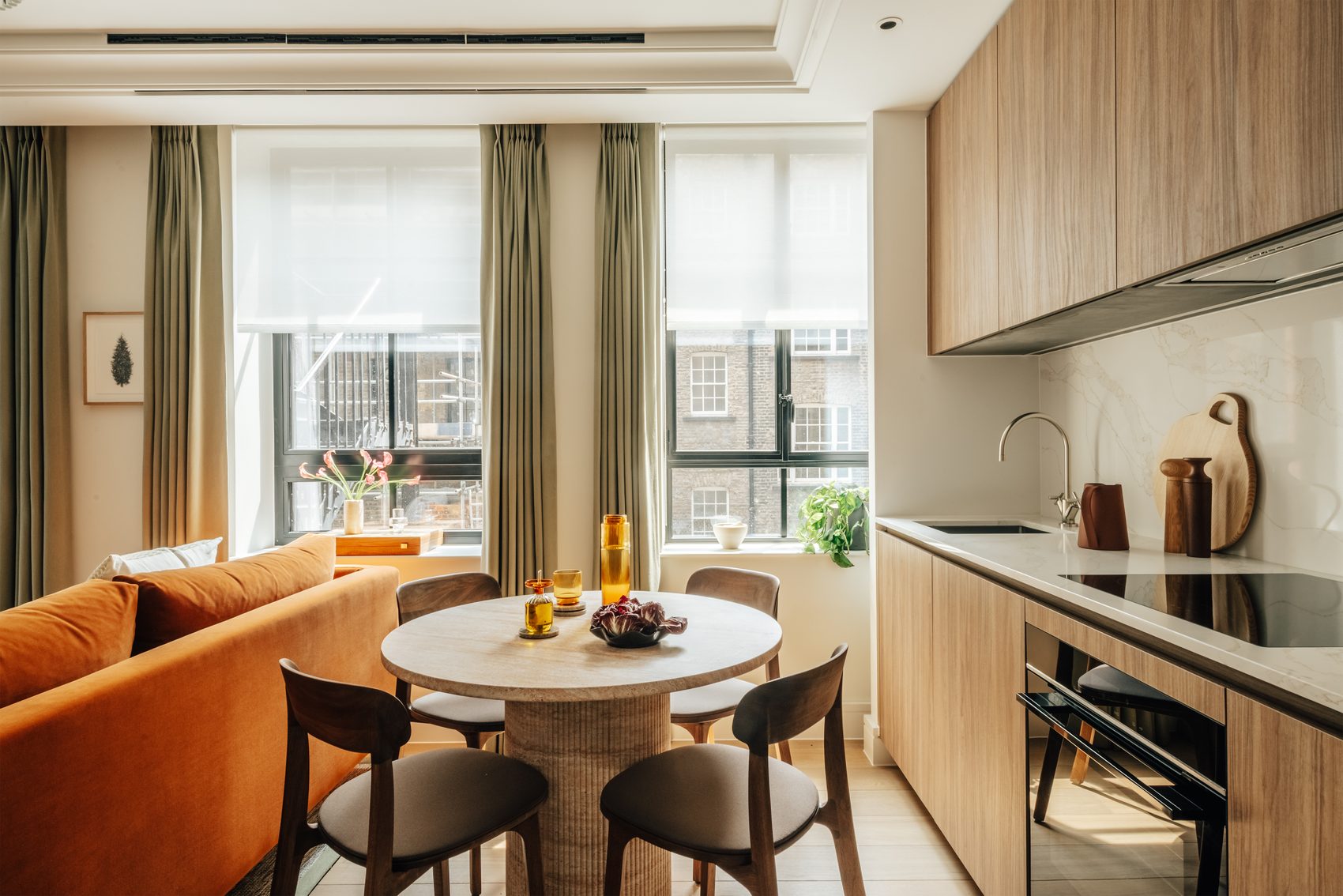 Living & kitchen