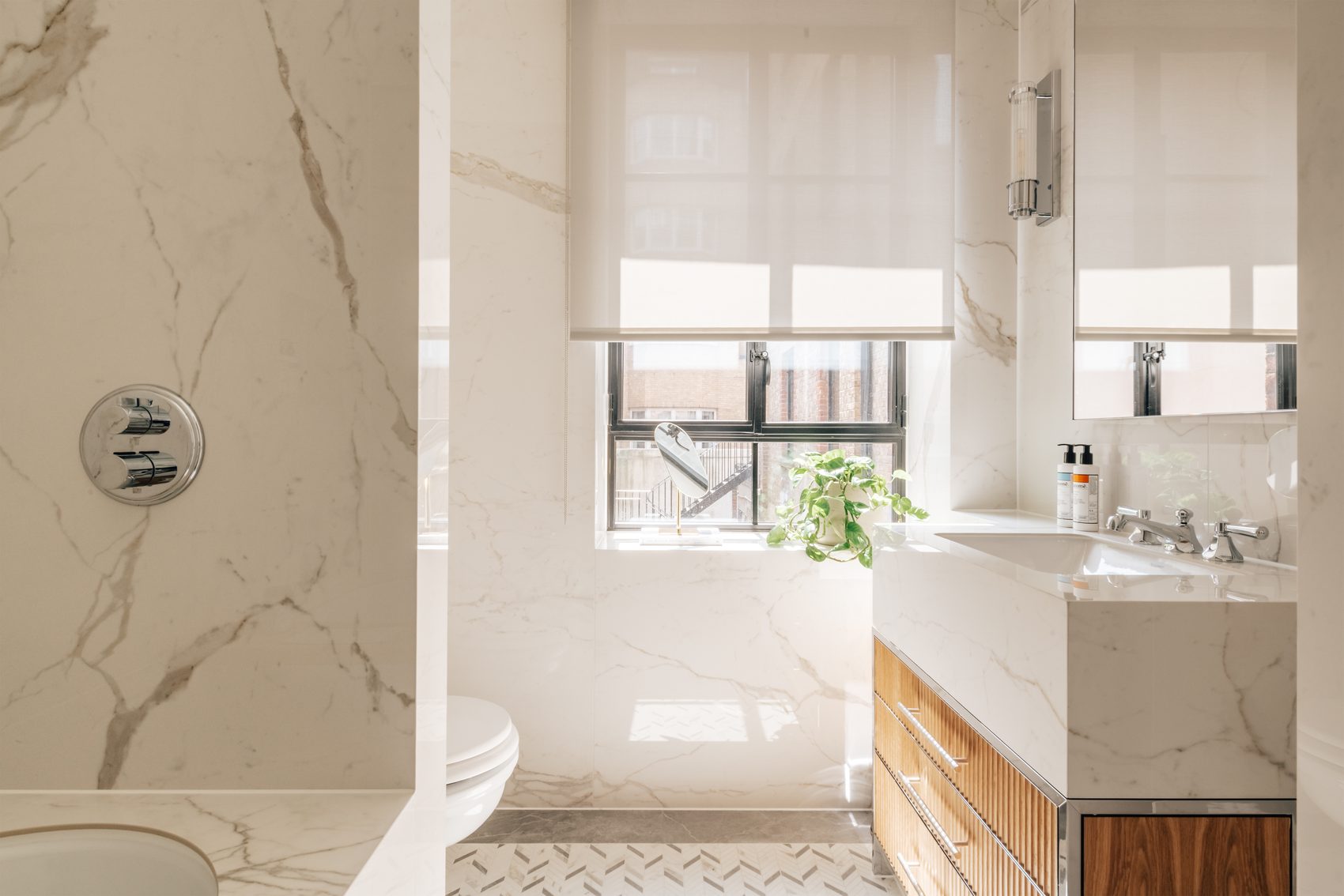 Principal bathroom