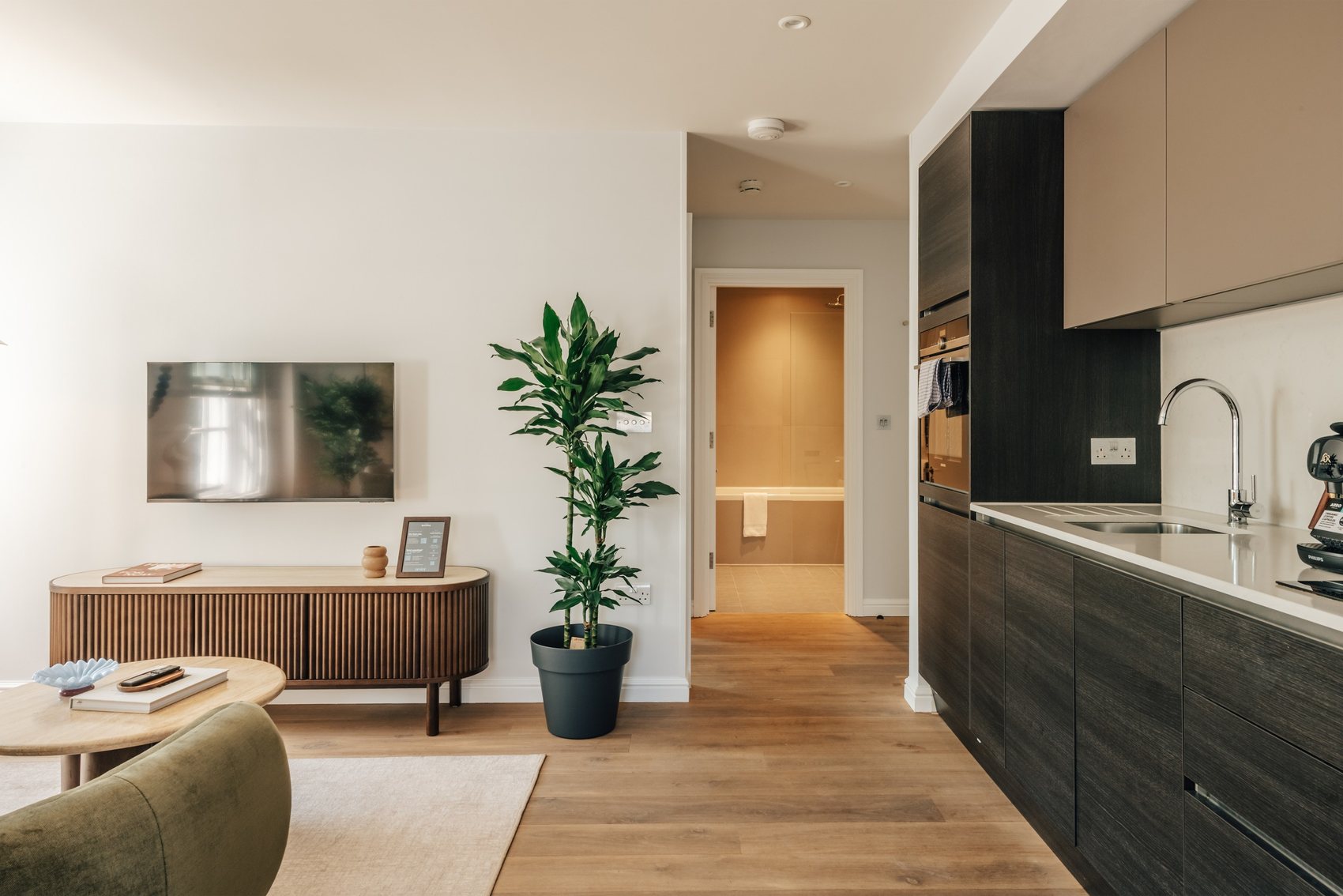 Kitchen & reception room