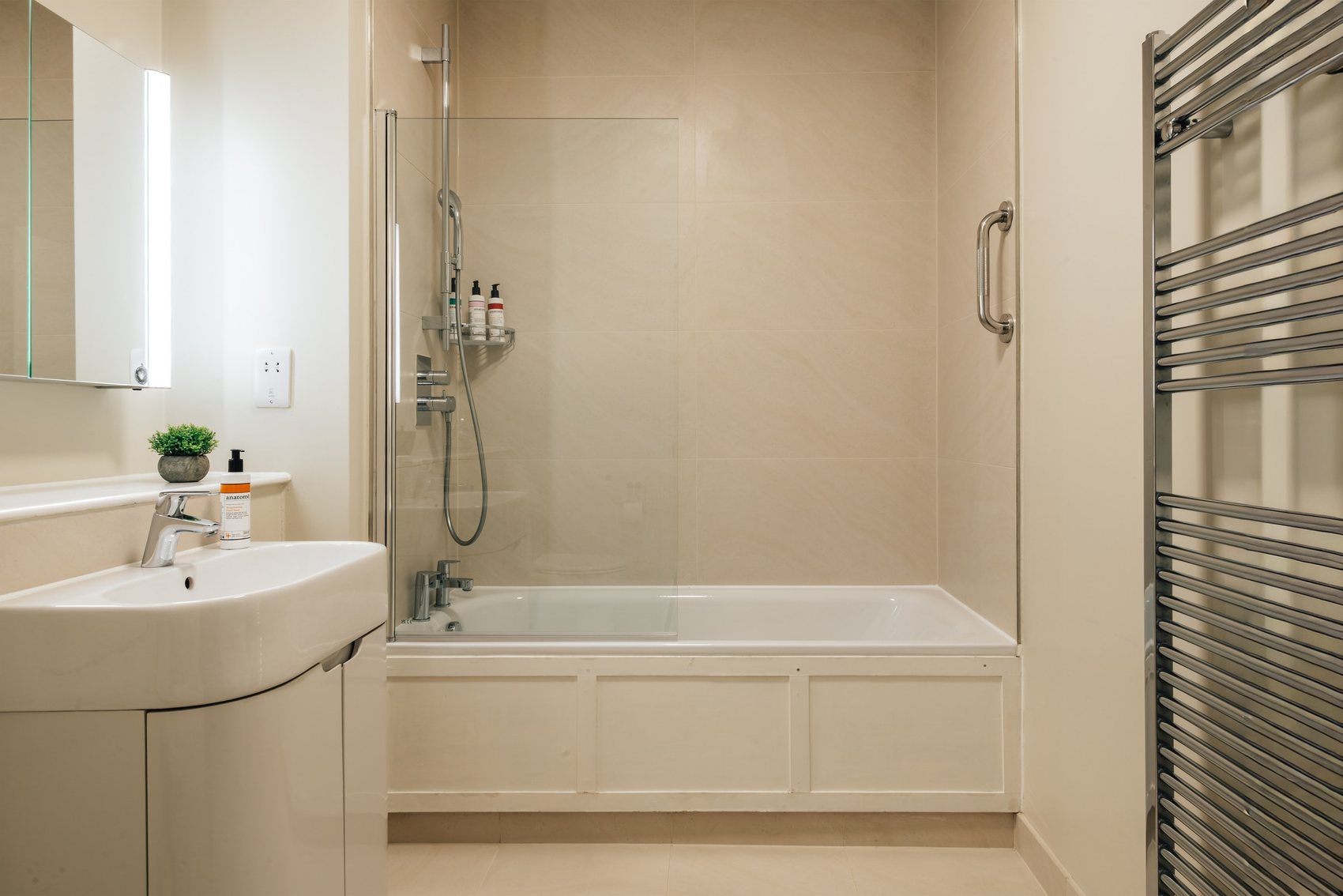 En-suite bathroom