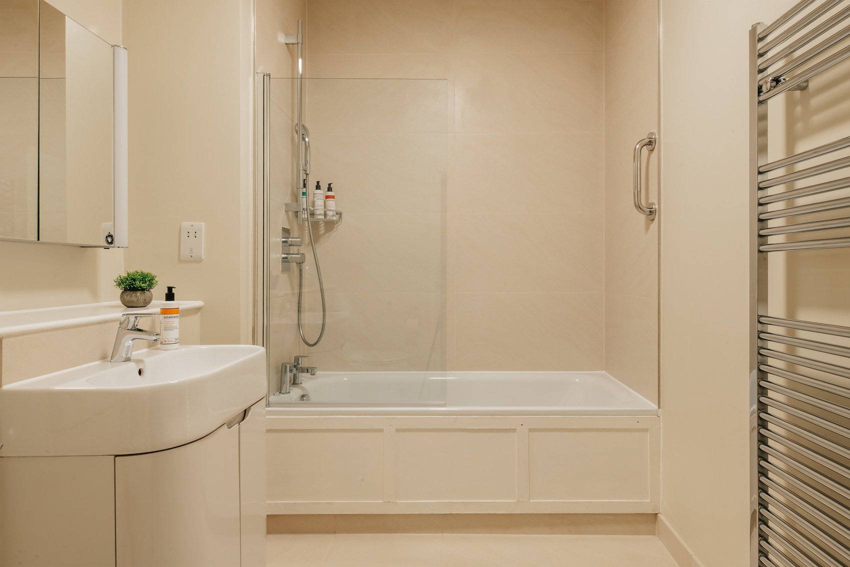 En-suite bathroom