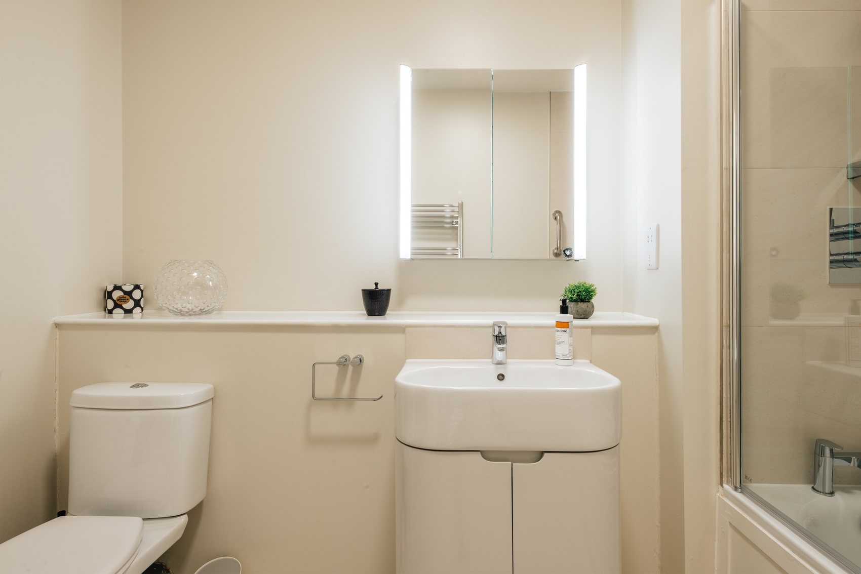 En-suite bathroom